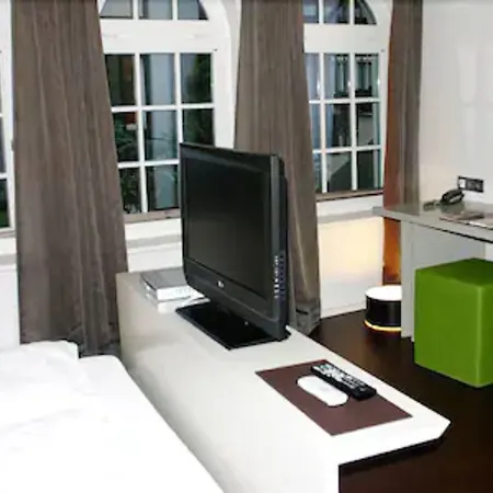 Pica Paca - Old Town 3*