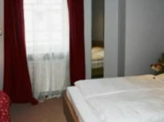 Pica Paca - Old Town