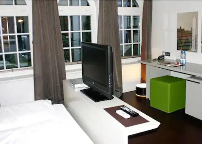 Pica Paca - Old Town 3*